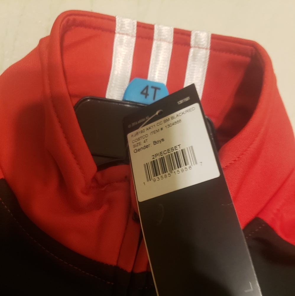 Track suit - Picture 2 of 3